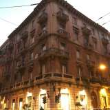 Palazzo Borrelli, in via Imbriani 25 ad angolo via de Giosa, � appartenuto ad un ricco commerciante di saponi, Giorgio Borrelli